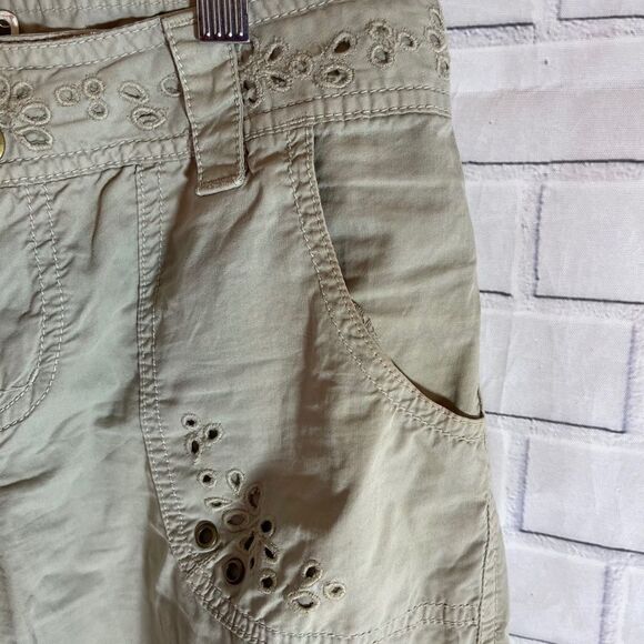 Anthro Hei Hei Khaki Eyelet Trim Capri Pan… - Picture 10 of 11